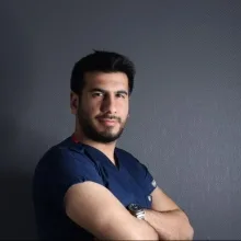 Dt. Erol Kırcelli — Diş Hekimi, Bursa. Portre fotoğrafı.