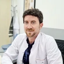 Op. Dr. Ayhan Dağaşan — Kulak Burun Boğaz, Nilüfer, Bursa. Portre fotoğrafı.