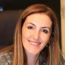 Doç. Dr. Mehtap Karameşe — Plastik Rekonstrüktif Ve Estetik Cerrahi, Konya. Portre fotoğrafı.