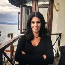 Psk. Nurbanu Yılmaz — Psikoloji, Bursa. Portre fotoğrafı.