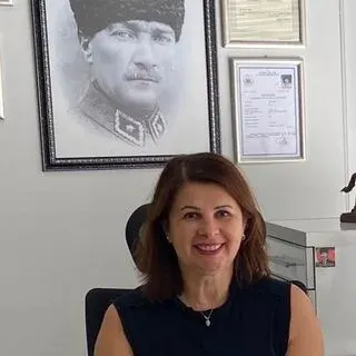 Dt. Tülin Coşkun — Diş Hekimi, Akhisar, Manisa. Portre fotoğrafı.