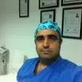 Op. Dr. Ali İhsan Parlar — Kalp Ve Damar Cerrahisi, İzmir. Portre fotoğrafı.