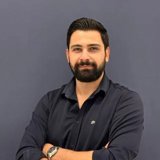 Op. Dr. Meriç Kahraman — Plastik Rekonstrüktif Ve Estetik Cerrahi. Portre fotoğrafı.