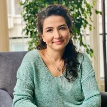 Uzm. Dr. Tuğba Gümüş — Psikiyatri, İstanbul. Portre fotoğrafı.