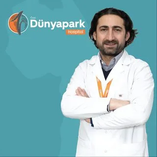 Uzm. Dr. Mücahit Görük — İç Hastalıkları, Kayapınar, Diyarbakır. Portre fotoğrafı.
