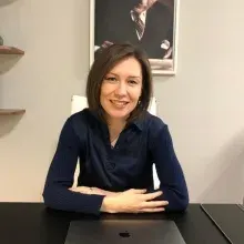 Uzm. Psk. Çiğdem Aydın — Psikoloji. Portre fotoğrafı.