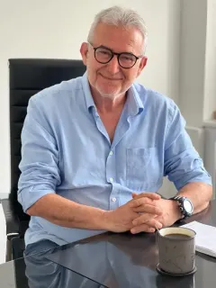 Uzm. Dr. Muzaffer Uyar profilinde yer alan galeri fotoğrafı.