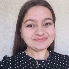 Psk. Zeynep Nur Çakıroğlu — Psikoloji, İstanbul. Portre fotoğrafı.