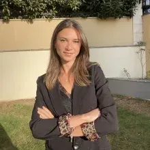 Dyt. Gizem Gülgönül — Diyetisyen. Portre fotoğrafı.