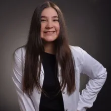 Dyt. Rana Oğuztüzün — Diyetisyen. Portre fotoğrafı.