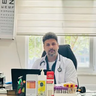 Dr. Burak Gençbay — Pratisyen, Samsun. Portre fotoğrafı.