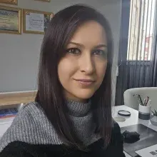 Uzm. Dr. Tuğçe Uludoğan Kılıçaslan — İç Hastalıkları, Balıkesir. Portre fotoğrafı.