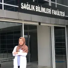 Dyt. Fatmanur Sarı — Diyetisyen. Portre fotoğrafı.