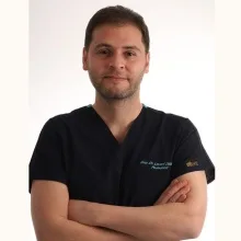 Doç. Dr. Levent Demiriz — Eskişehir. Portre fotoğrafı.