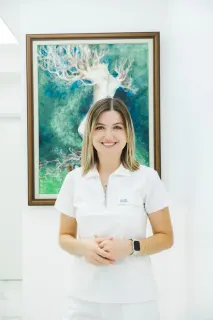 Dr. Dt. Tuğba Kayasu Avşar profilinde yer alan galeri fotoğrafı.