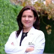 Doç. Dr. Çiğdem Erol — Enfeksiyon Hastalıkları, Ankara. Portre fotoğrafı.