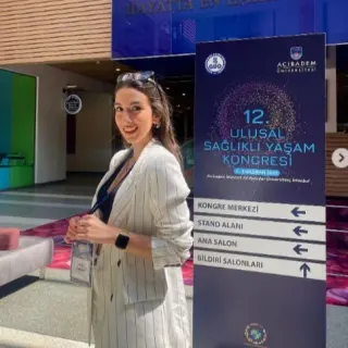 Dyt. Nazlı Durak profilinde yer alan galeri fotoğrafı.