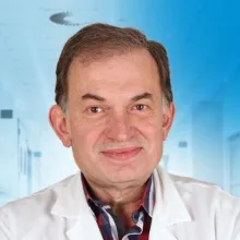Doç. Dr. Ahmet Erk — Kadın Hastalıkları Ve Doğum, İstanbul. Portre fotoğrafı.