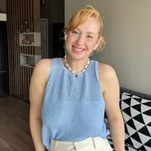 Op. Dr. Başak Akay — Kadın Hastalıkları Ve Doğum, İstanbul. Portre fotoğrafı.