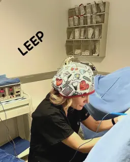 Op. Dr. Yasemin Ağralı profilinde yer alan galeri fotoğrafı.