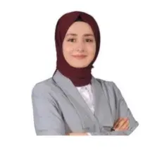 Uzm. Psk. Dan. Sümeyra Kakız — Psikolojik Danışma ve Rehberlik, İstanbul. Portre fotoğrafı.