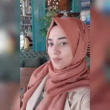 Dyt. Sümeyra Şeyma Kutlu — Diyetisyen. Portre fotoğrafı.