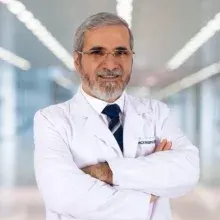 Uzm. Dr. Nazmi Demirtaş — Göğüs Hastalıkları, Ataşehir, İstanbul. Portre fotoğrafı.