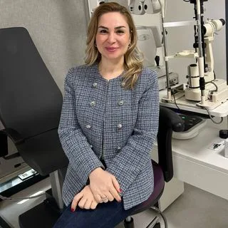 Prof. Dr. Emine Çiloğlu — Göz Hastalıkları, Seyhan, Adana. Portre fotoğrafı.