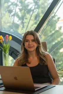 Dyt. İrem Nur Serdaroğlu profilinde yer alan galeri fotoğrafı.