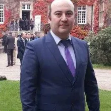 Dt. Çağdaş Berberoğlu — Diş Hekimi, Bursa. Portre fotoğrafı.