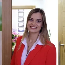 Dyt. Buse Küçükdemir — Diyetisyen, İstanbul. Portre fotoğrafı.