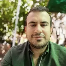 Uzm. Dr. Murat Keser — Tıbbi Onkoloji, İzmir. Portre fotoğrafı.