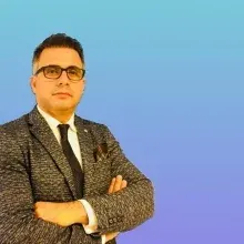 Doç. Dr. Ahmet Duymaz — Plastik Rekonstrüktif Ve Estetik Cerrahi, Antakya, Hatay. Portre fotoğrafı.