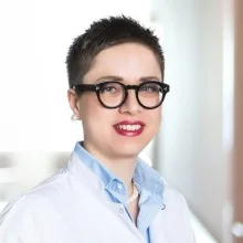 Op. Dr. Elif Uruç — Kadın Hastalıkları Ve Doğum, Pendik, İstanbul. Portre fotoğrafı.