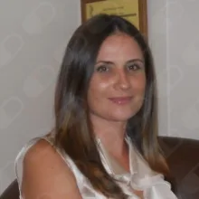 Psk. Ebru Gençkırlı Güler — Psikoloji, İzmir. Portre fotoğrafı.