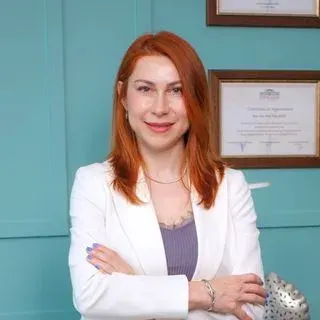 Doç. Dr. Özge Kılıç — Psikiyatri, İstanbul. Portre fotoğrafı.