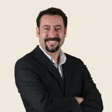 Doç. Dr. Hüseyin Gökhan Karahan — Ortopedi Ve Travmatoloji, İstanbul. Portre fotoğrafı.