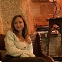 Psk. Melike Birtane — Psikoloji, İstanbul. Portre fotoğrafı.