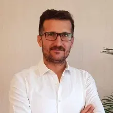 Op. Dr. İshak Balık — Ortopedi Ve Travmatoloji, Nilüfer, Bursa. Portre fotoğrafı.