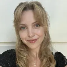 Uzm. Psk. Dan. Dilek Karabulut — Psikolojik Danışma ve Rehberlik. Portre fotoğrafı.