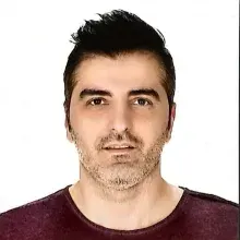 Dt. Volkan Piyade — Diş Hekimi, İstanbul. Portre fotoğrafı.
