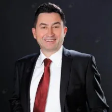Op. Dr. Ali İhsan Işık — Beyin Ve Sinir Cerrahisi, Bakırköy, İstanbul. Portre fotoğrafı.