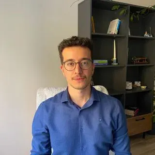 Psk. Berkant Kaya — Psikoloji. Portre fotoğrafı.