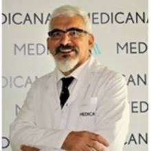Op. Dr. Ömer Faruk Tabar — Göz Hastalıkları, Nilüfer, Bursa. Portre fotoğrafı.
