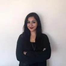 Uzm. Psk. Ayşegül Karasu Yenel — Psikoloji. Portre fotoğrafı.