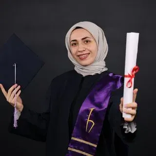Dkt. Dilara Karakuş — Dil ve Konuşma Terapisi, Kahramanmaraş. Portre fotoğrafı.