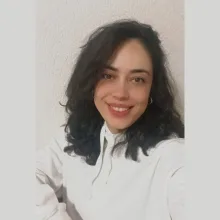 Psk. Nazlı Nur İpek — Psikoloji, Ankara. Portre fotoğrafı.