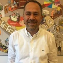 Uzm. Dr. Serkan Tatlıağaç — İç Hastalıkları, İstanbul. Portre fotoğrafı.