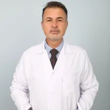 Op. Dr. Uğur Kutlu — Göz Hastalıkları, Fatih, İstanbul. Portre fotoğrafı.