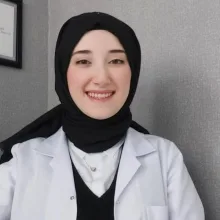 Dt. Zeyneb Nefise Mertoğlu — Diş Hekimi, Ankara. Portre fotoğrafı.